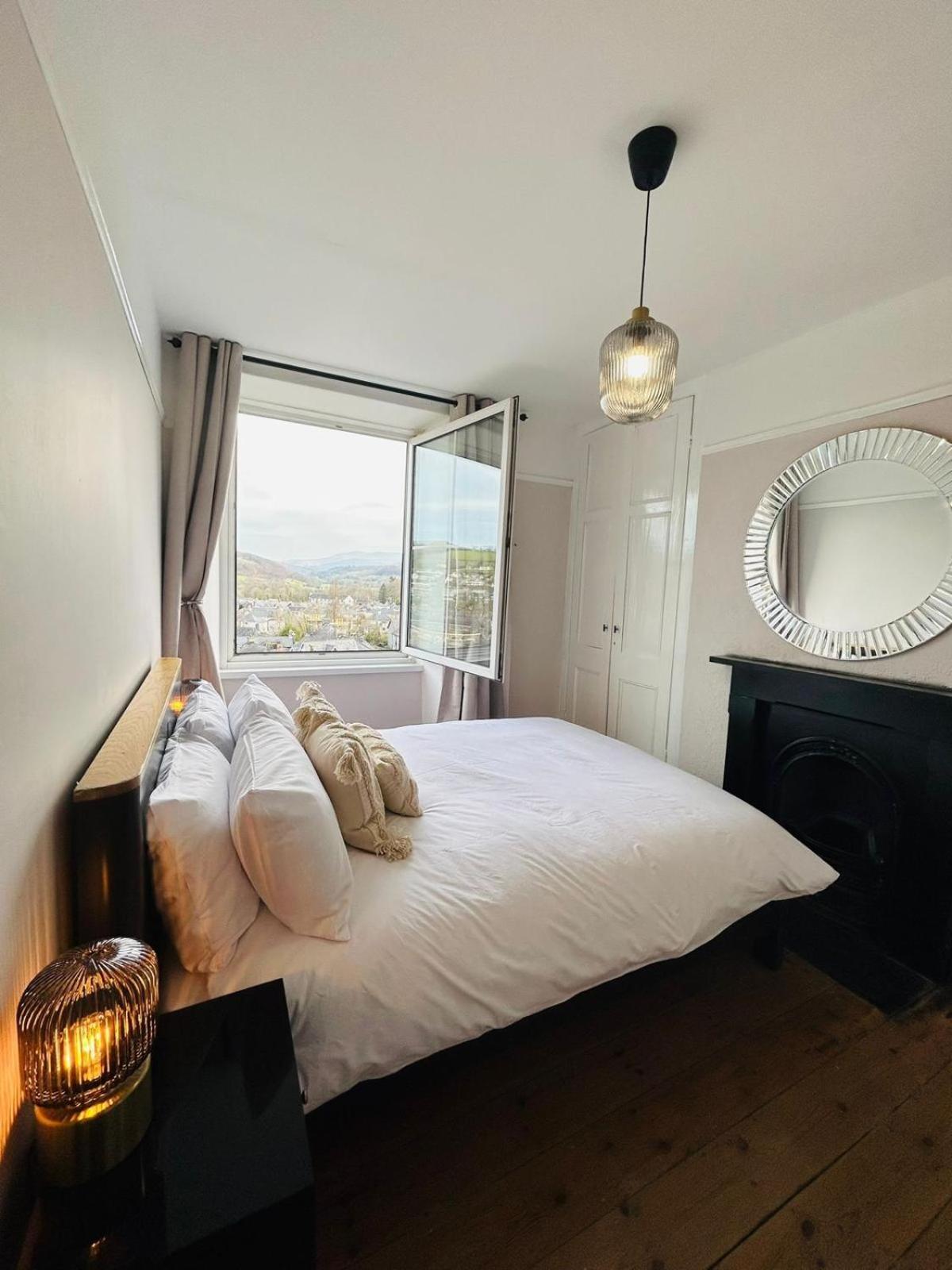 Dolgellau Grand Heights Apt Ngoại thất bức ảnh